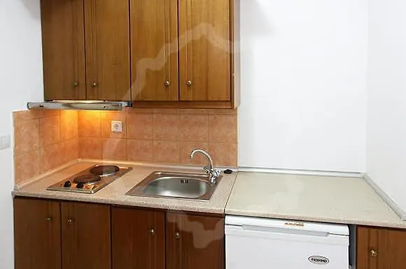 Eleni * 斯卡拉伯塔麦斯